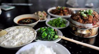 骑乘摇摆吃瓜黑料社区豆花视频,摇摆吃瓜，豆花视频背后的黑料风云